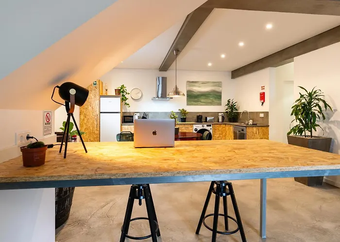 Apartmán Modern Tropical Hideaway By Lovelystay *