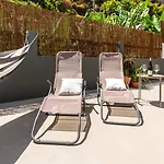 Modern Tropical Hideaway By Lovelystay Appartement