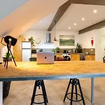 Appartement Modern Tropical Hideaway By Lovelystay *
