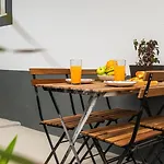 Appartement Modern Tropical Hideaway By Lovelystay