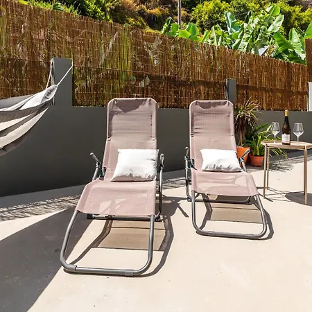 Modern Tropical Hideaway By Lovelystay Апартаменты