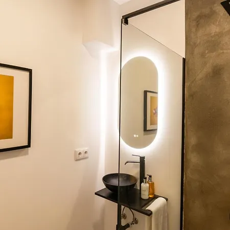 Modern Tropical Hideaway By Lovelystay Διαμέρισμα