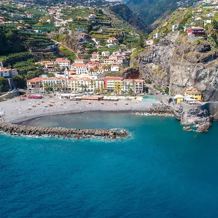 Modern Tropical Hideaway By Lovelystay Понта-ду-Сол