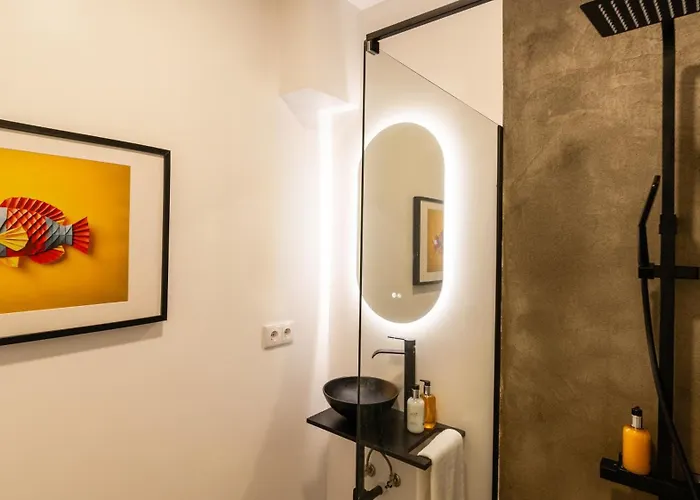 Modern Tropical Hideaway By Lovelystay Appartamento