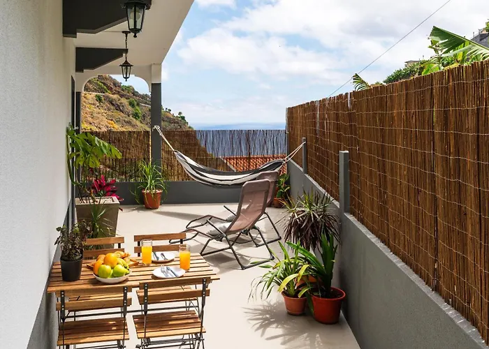 Modern Tropical Hideaway By Lovelystay Apartment *